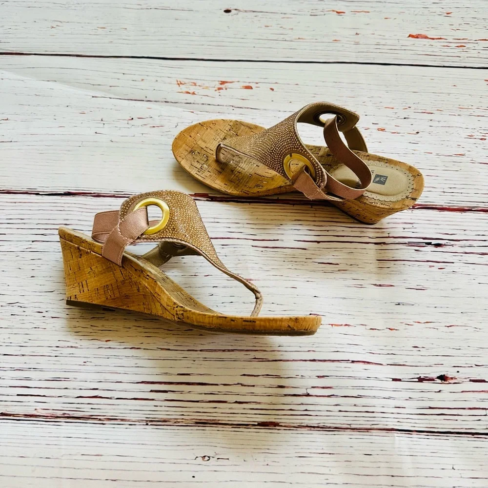 Womens Wedge Heel Sandals w/ pink sparkly detailing! Size 8.5